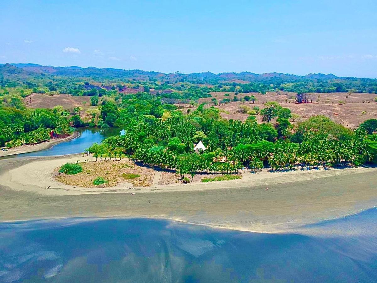 Hotel Oasis & Surf Camp Santa Catalina Bagian luar foto
