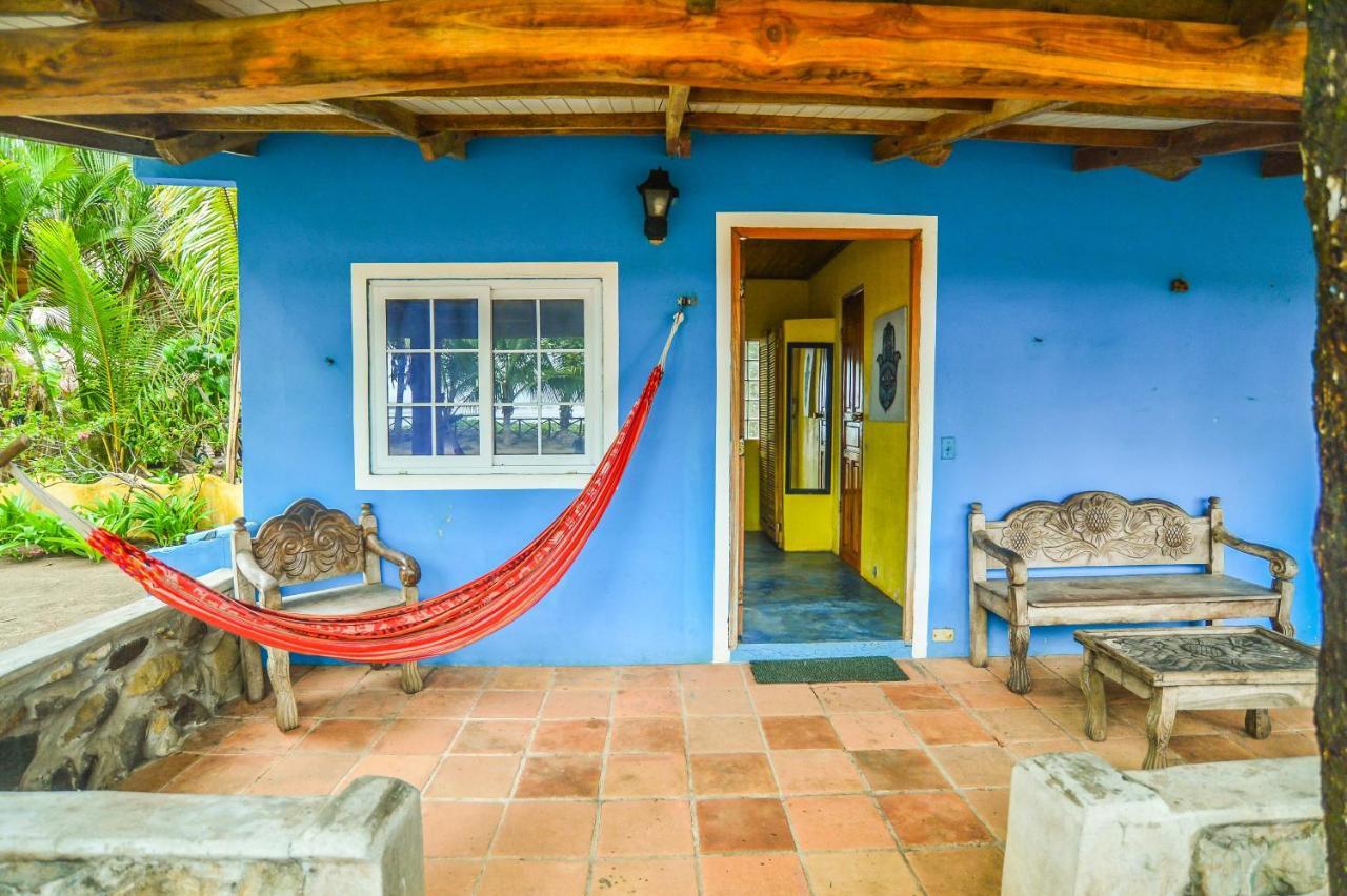 Hotel Oasis & Surf Camp Santa Catalina Bagian luar foto
