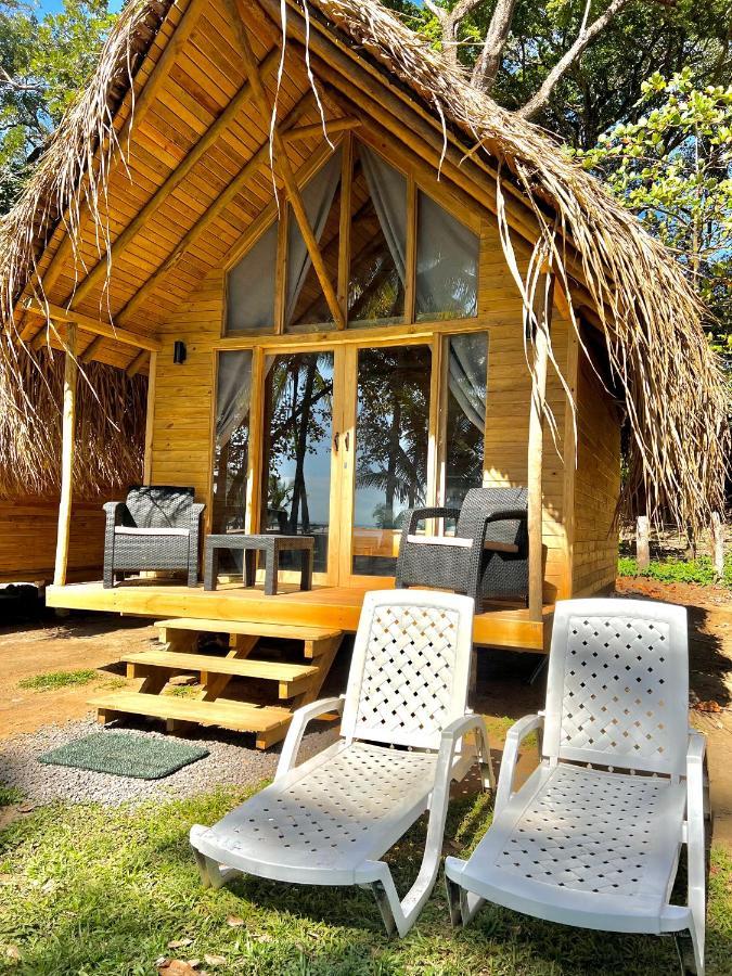 Hotel Oasis & Surf Camp Santa Catalina Bagian luar foto