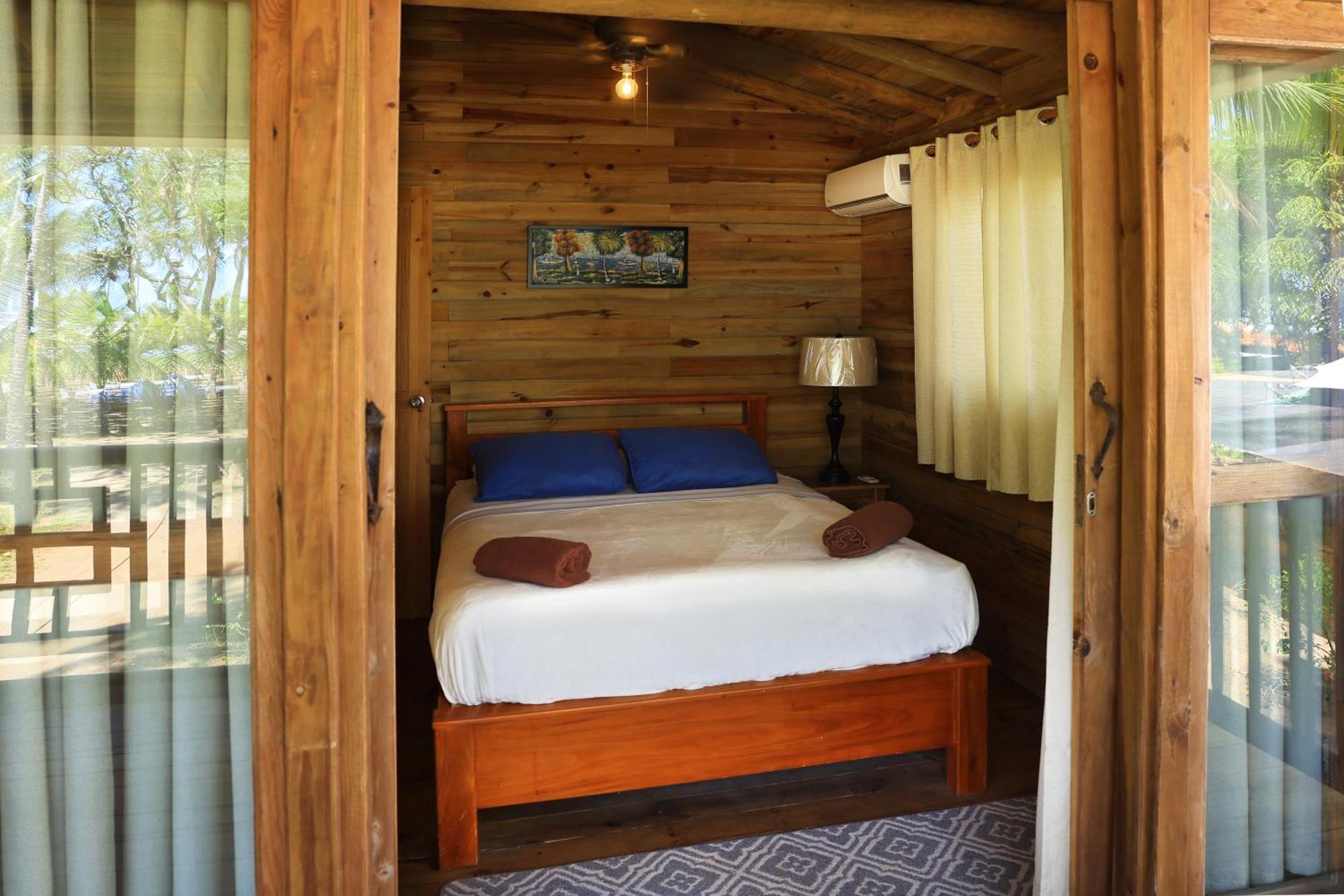 Hotel Oasis & Surf Camp Santa Catalina Bagian luar foto