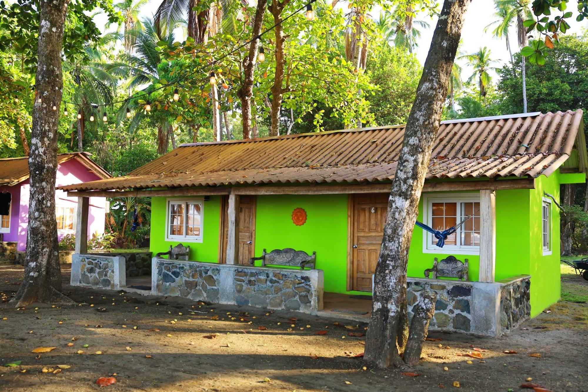 Hotel Oasis & Surf Camp Santa Catalina Bagian luar foto